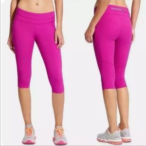 Athleta Dobby Be Free Fushia Pink Knickers. Size Medium. EUC